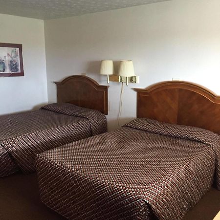 Vista Heights Inn Henrietta Extérieur photo