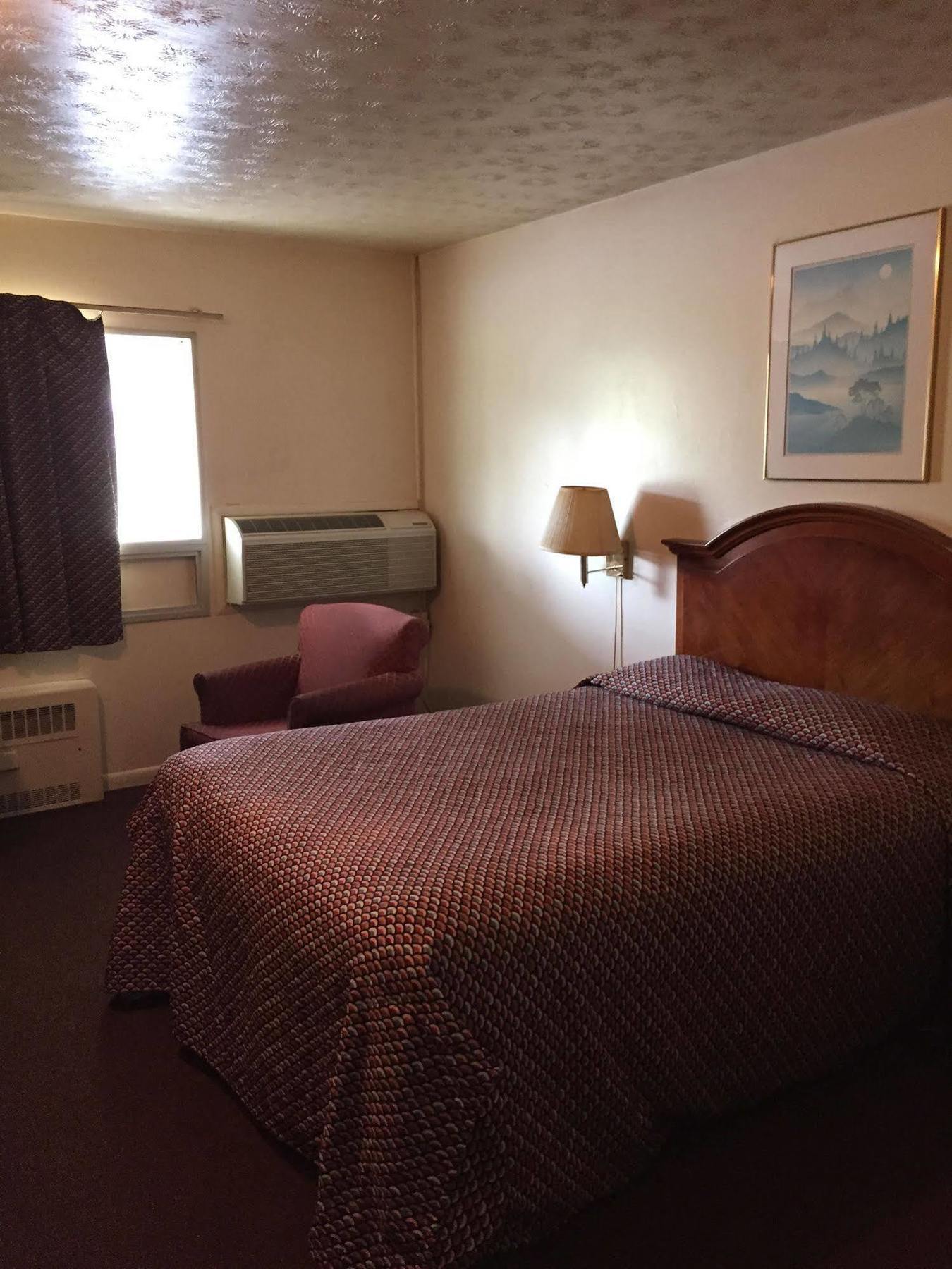 Vista Heights Inn Henrietta Extérieur photo